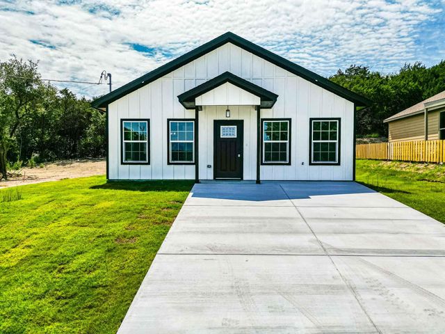 4315 Mountain Hollow Dr — Oak Trail Shores Sec E