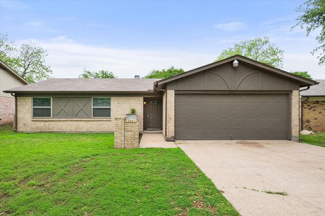 2512 Colleen Dr — Holly Hollows Add