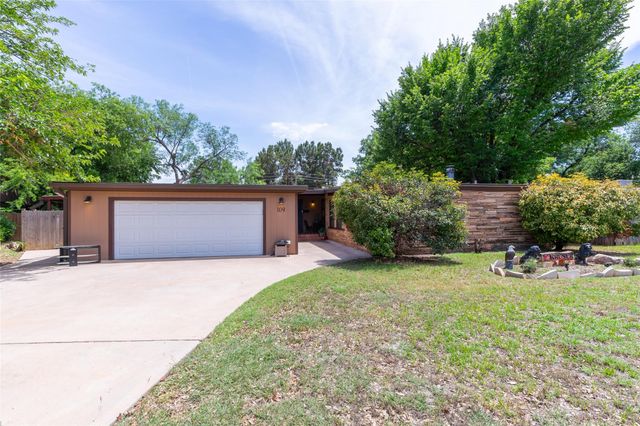 109 Circle of Holly — River Oaks Add Sec 02