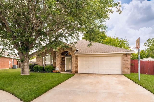 1005 Darren Dr — Keswick Gardens Ph 01