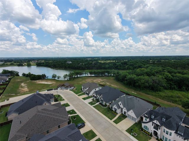 2834 Midlake Dr — Lakes Somercrest