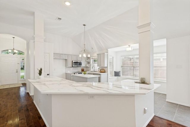 10812 Wild Oak