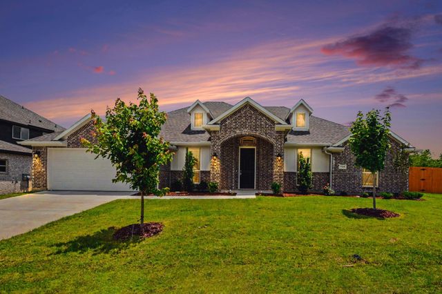 736 Candace Dr — Cole Crossing Estates