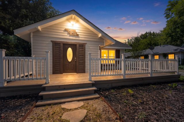 206 Farley St — Town - Waxahachie