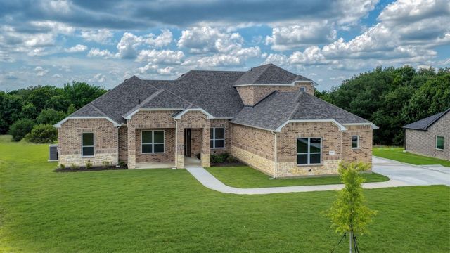 1097 Woodland Rd — Woodland Lakes Pc