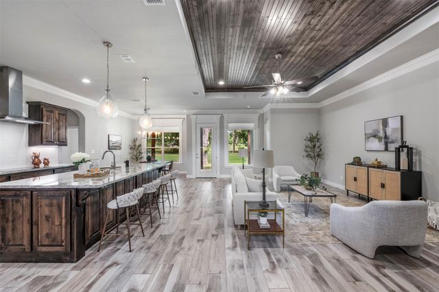 10301 Ravenswood Rd — Pecan Plantation