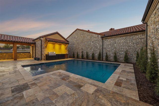 16 Catalonia Dr — Westlake Entrada