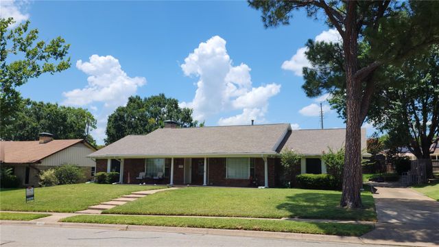 1601 Yarborough Dr — Westwood 5th Add