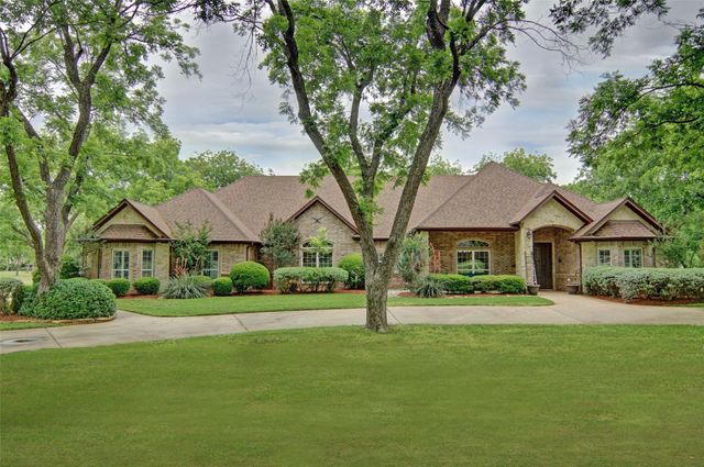 7402 Hampton Dr — The Retreat Sec One