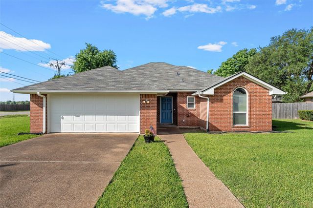 316 Evergreen Ct — Wintergarden