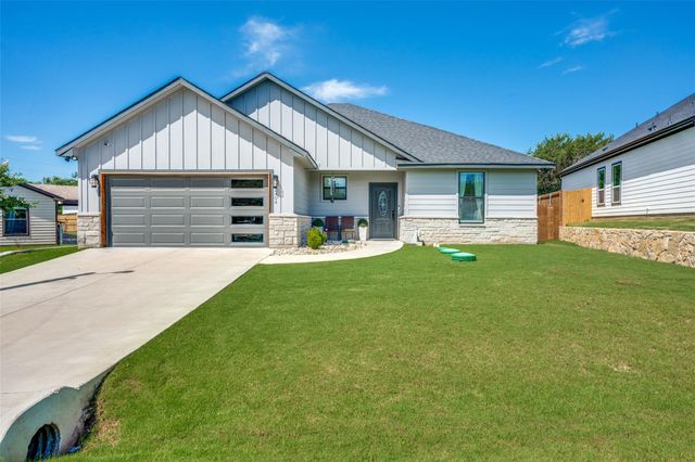2404 Beverly Dr — Canyon Creek