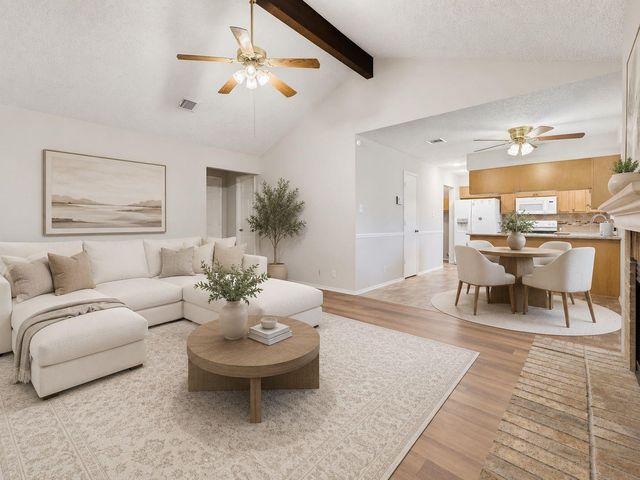 6504 N Park Dr — Foster Village Add