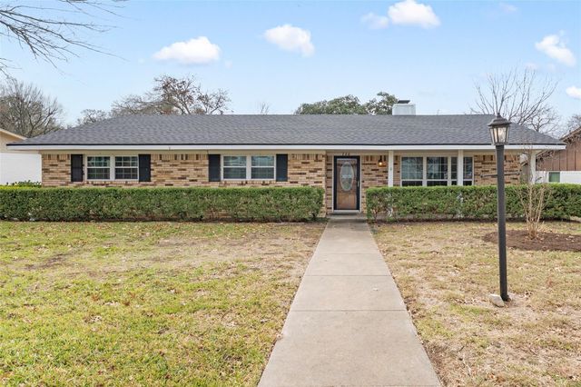 740 Wedgewood Dr — Southwood