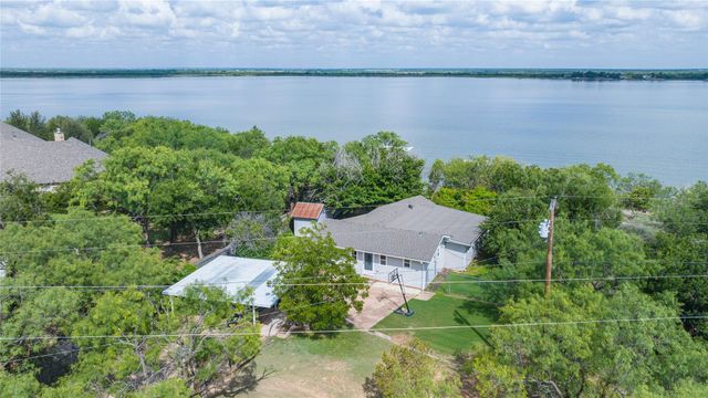 9732 Cove Rd — T & P Rr Co Lands Surv #7