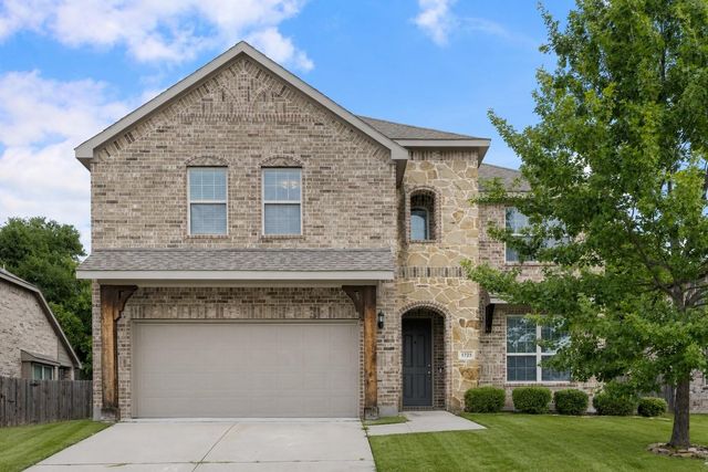 1725 Crescent Oak St — Bozman Farm Estates Ph 2