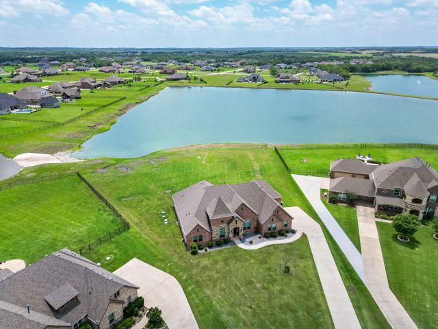 2255 Lake Estates Dr — High Point Lake Estates, Secti