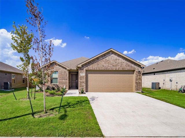 1418 Brindle Dr — Jacksons Run