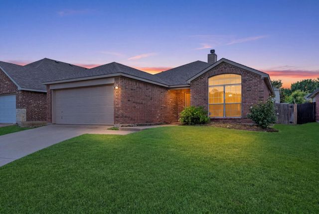 834 Hazels Way — Westfield