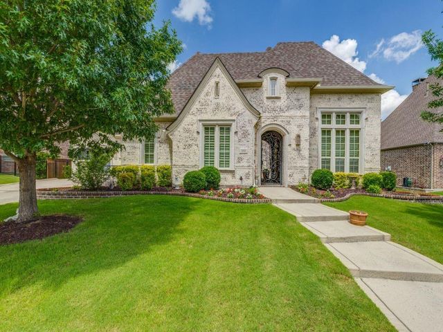 340 Columbia Ct — Whitley Place Ph 6