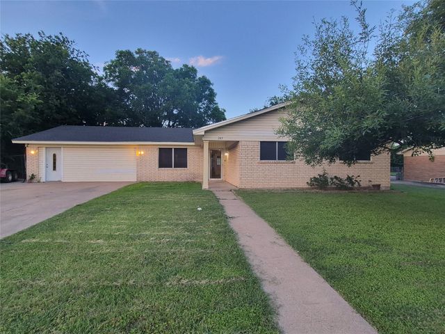 243 Weldon Dr — Brettwood