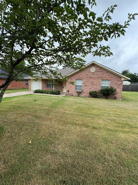 1109 N Riggins St — Lawrence Add