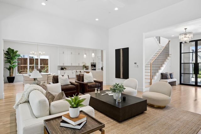 225 Metairie Ln — Metairie-Southlake