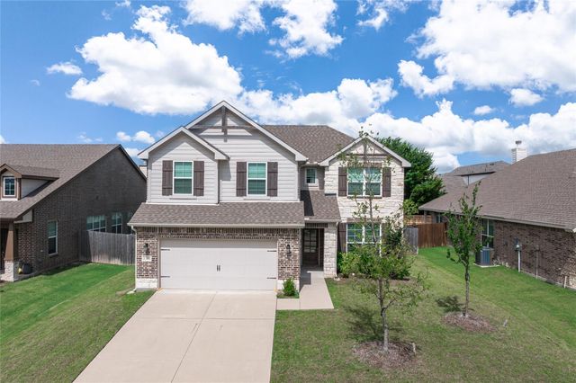 3301 Greymoore Dr — Green Meadows