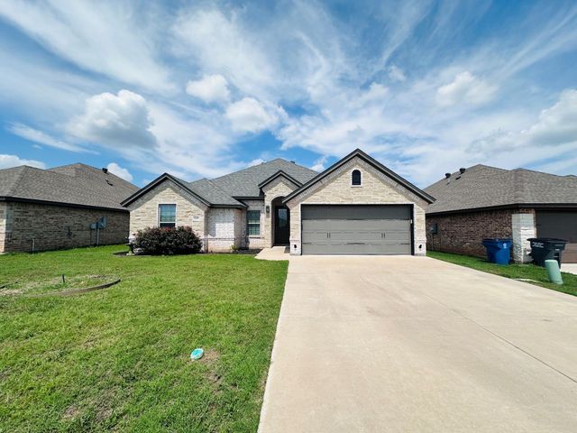 3337 White Horse Dr — Grand Places Of Hood County