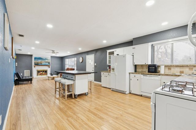 102 Woodland Dr — Clearwater Estates Inst B