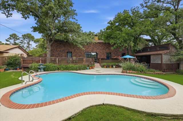 846 Highland Village Rd — LAKE VISTA ESTATES