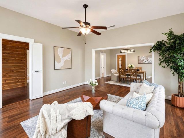 620 S Crockett St — G-2107