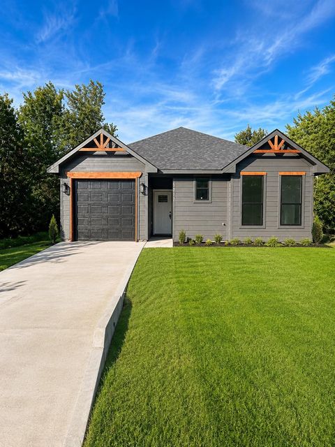5717 San Jacinto Dr — Canyon Creek V