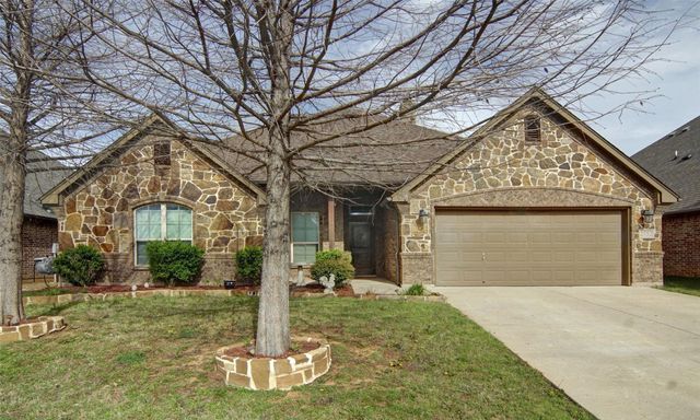 2752 Elmwood Dr — Willow Crk Xing