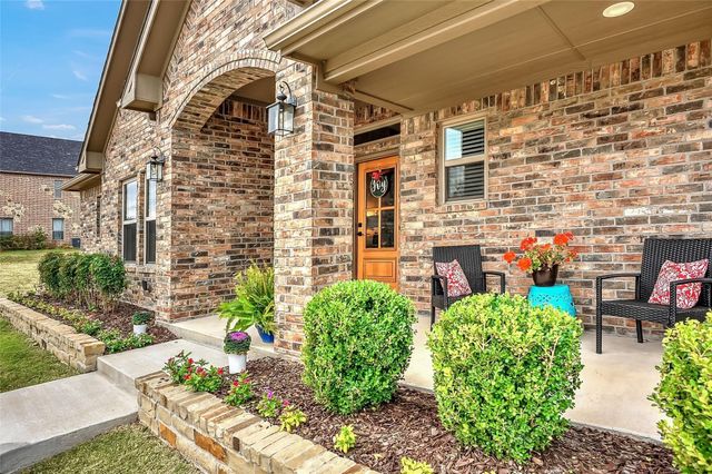 3818 Sumner Ct — Pecan Grove Village