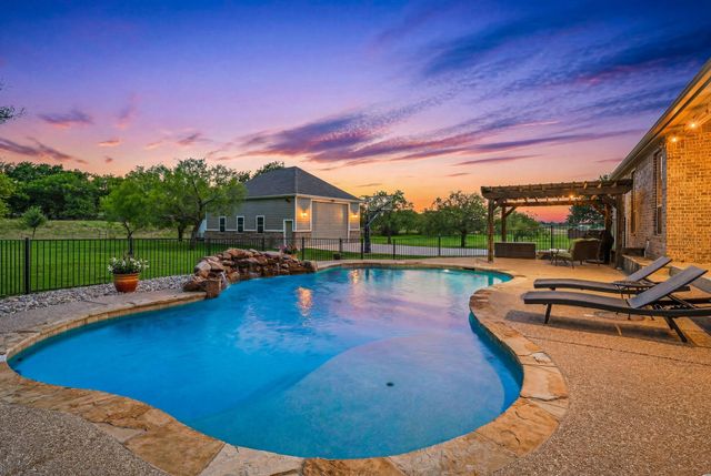 188 Bearclaw Cir — Bear Country