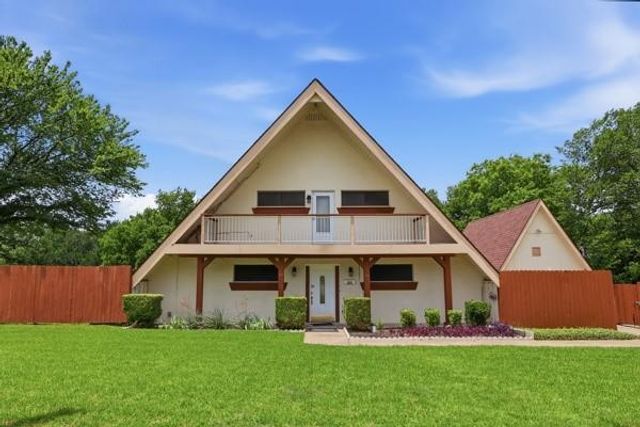 205 Roaring Springs Dr — Highlands Estates