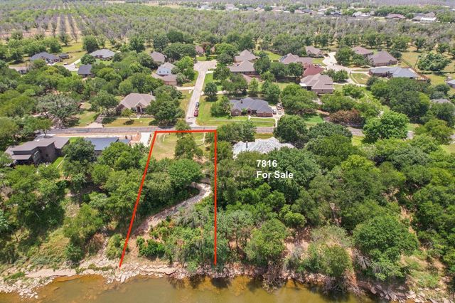 7818 Ravenswood Rd — Pecan Plantation