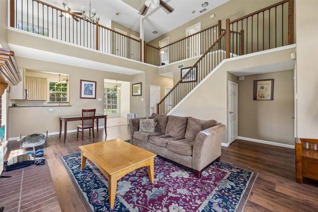 6717 Wooddale Dr — Quail Hollow Add