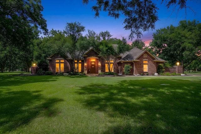 7406 Hampton Dr — Pecan Plantation