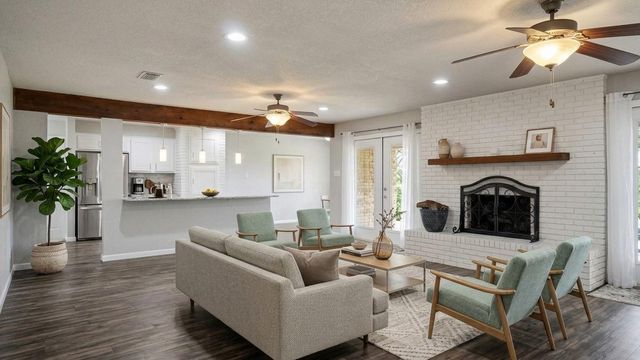 5920 Diamond Oaks Dr S — Diamond Oaks Country Club Add