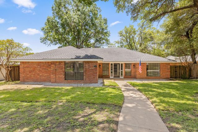 1202 Fawn Ridge Dr — Greenbriar 2nd Sec
