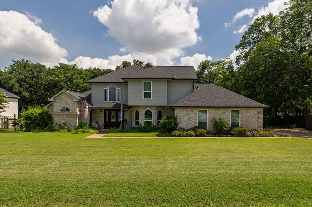 1530 Nightingale Cir — Florence Place Add