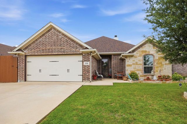 134 Donna Cir — Ashley Oaks Ph One