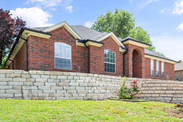 2110 Timber Cove Ct — Country Brook Park Estate