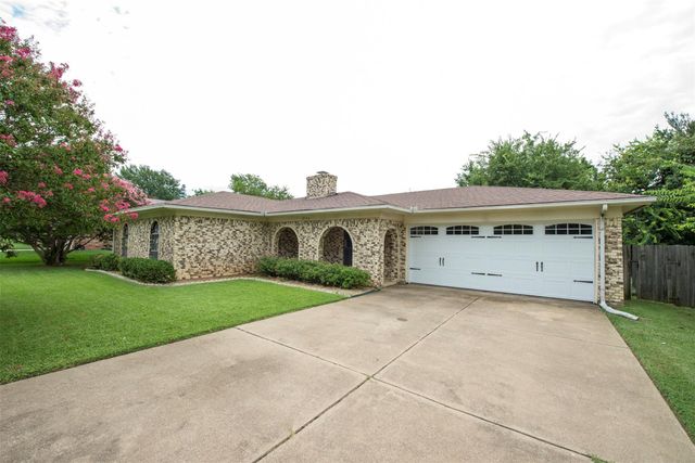 8704 Irongate Dr — Hill N Oaks Place Add
