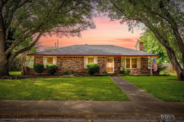 209 Hillcrest Dr — Southpark #2