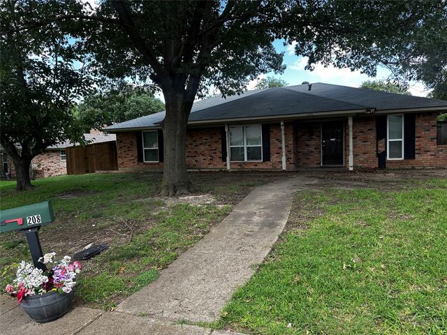 208 Connie Dr — Brook Hollow Estates