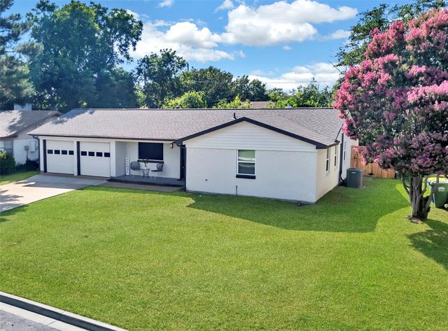 6437 Carousel Dr — Astor Heights Add