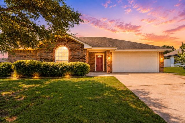 104 W Jade Dr — Imperial Estates