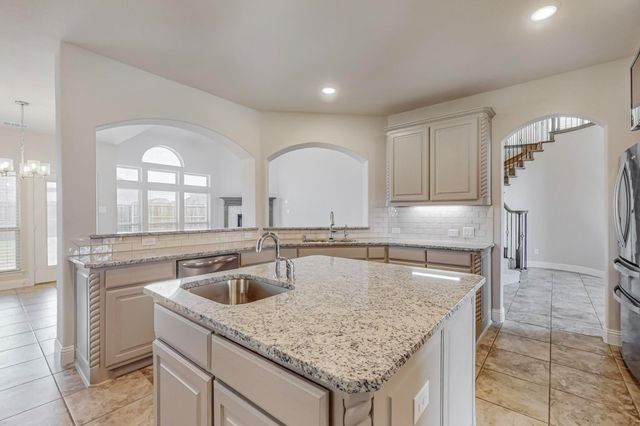 422 Crestview Dr — Hawkins Mdws Ph 2